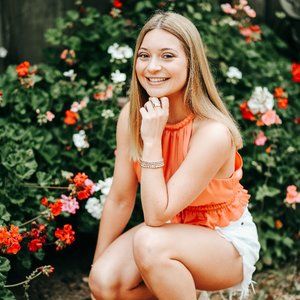 Meet your Posher, Ava